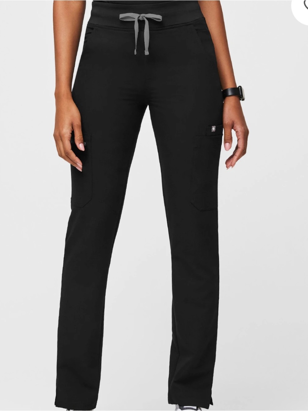 Figs High-Waisted Straight Leg Scrub Pants in Black with Gray Drawstring